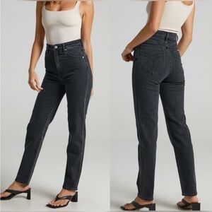 ROLLA'S High-Rise Dusters Straight Jeans in Washed Black
